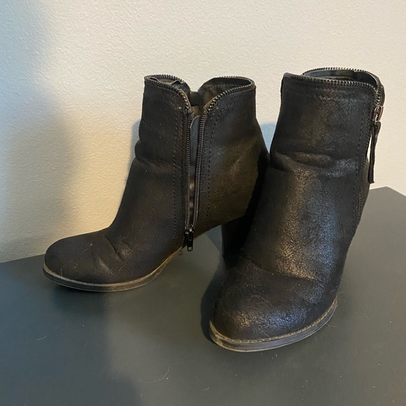 Black booties - Picture 2 of 3